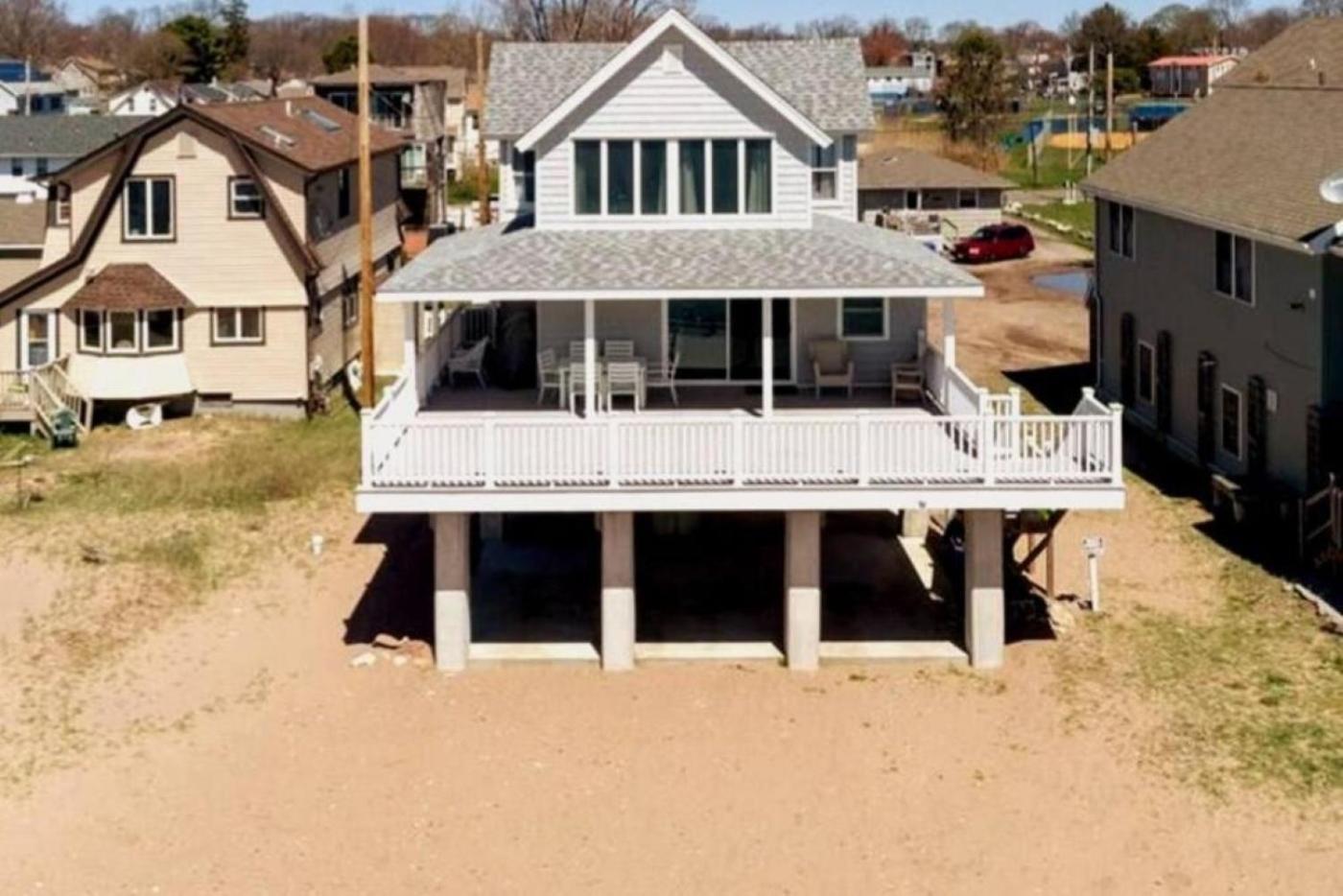 Cozy Beach - Direct Waterfront! East Haven Екстериор снимка