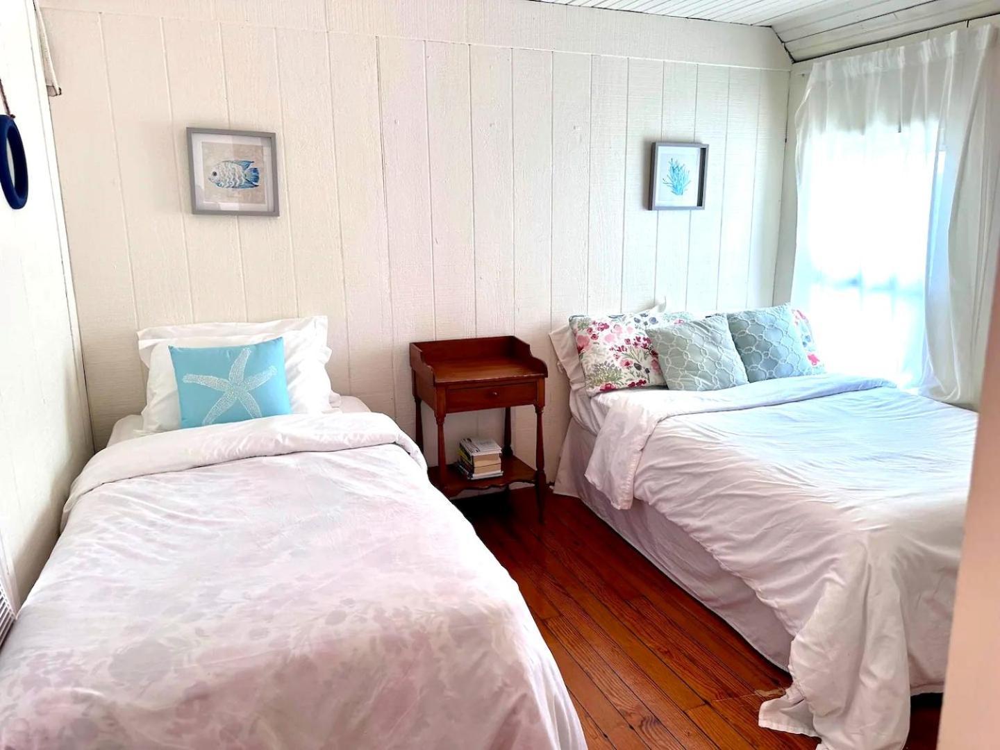 Cozy Beach - Direct Waterfront! East Haven Екстериор снимка